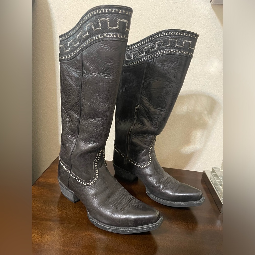 Ariat women’s cowboy boots